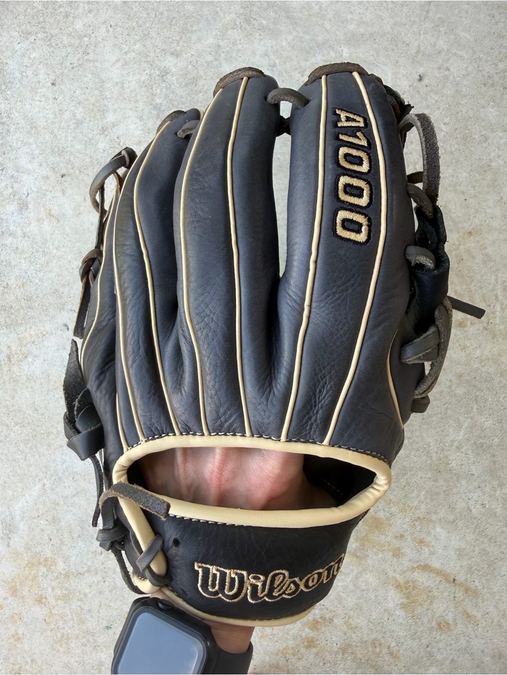 Wilson A1000 11.5" Baseball Glove - Picture 8 of 10